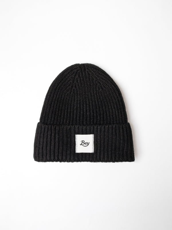 BEY YÜNLÜ ÖRGÜ BERE SİYAH