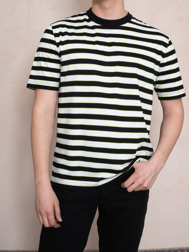 RİBANALI YAKA ÇİZGİLİ T-SHIRT