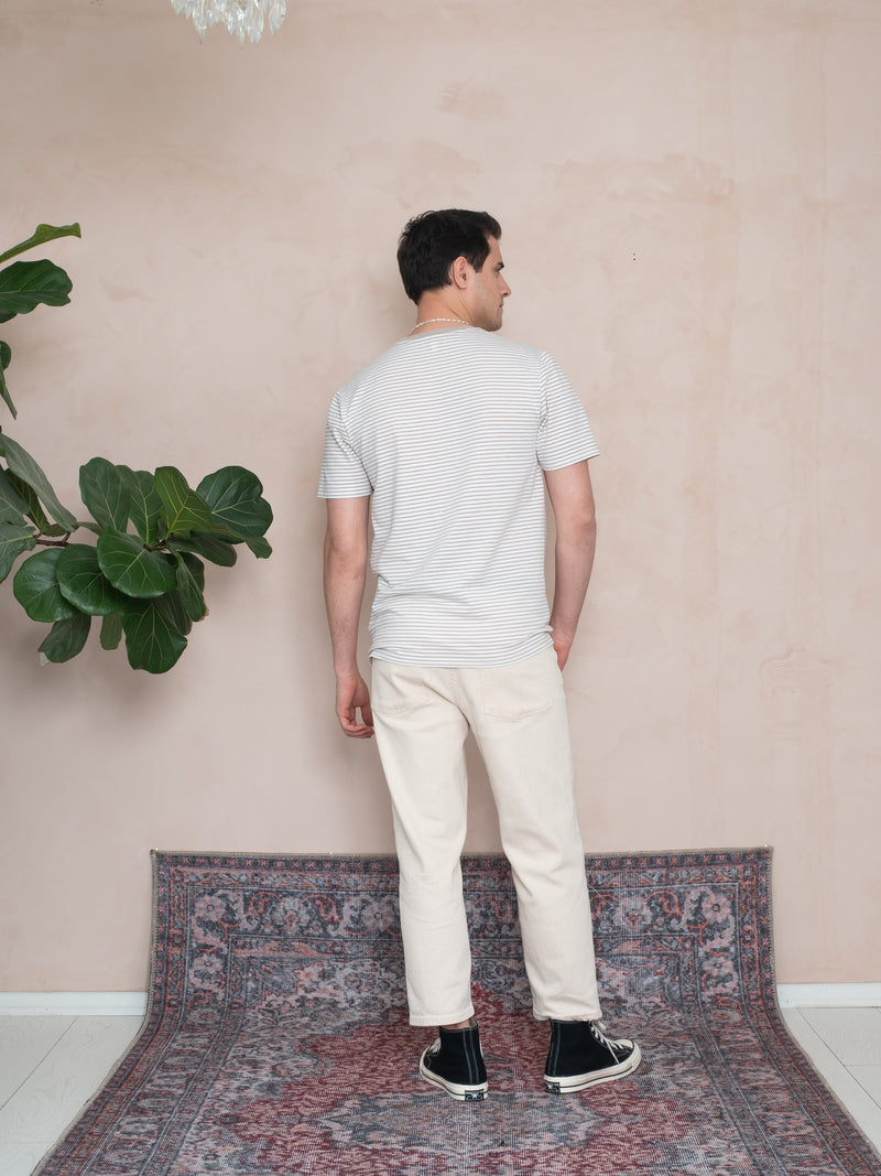 JAKARLI ÇİZGİLİ T-SHIRT
